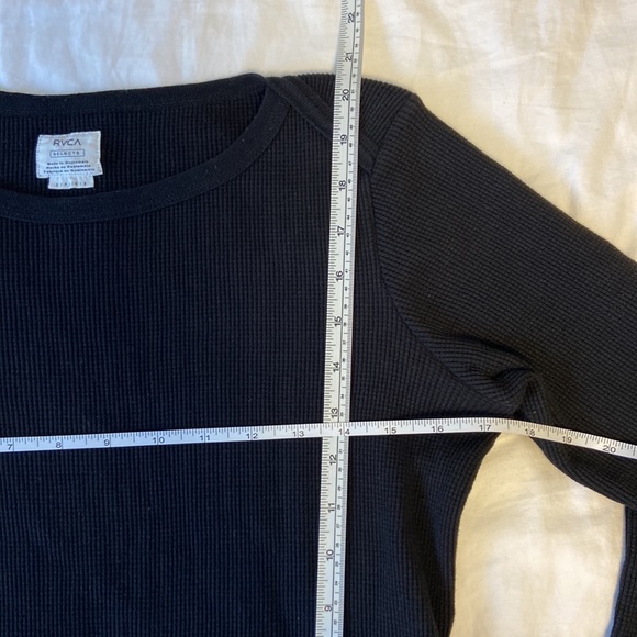 RVCA • Crew/Boatneck Cropped Waffle Top - Picture 5 of 6